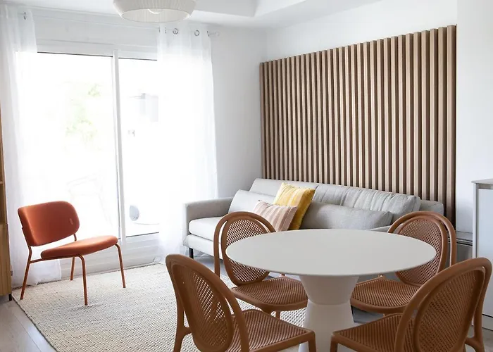 アパート Modernos Cerca De Puerto Banus マルベーリャ