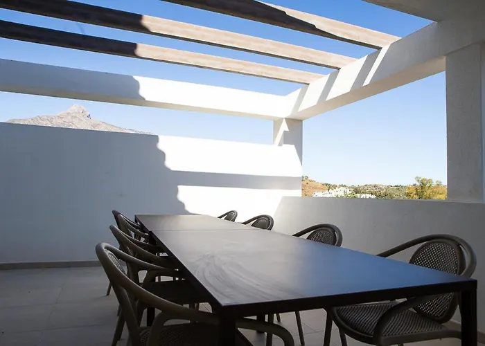 Modernos Cerca De Puerto Banus アパート マルベーリャ