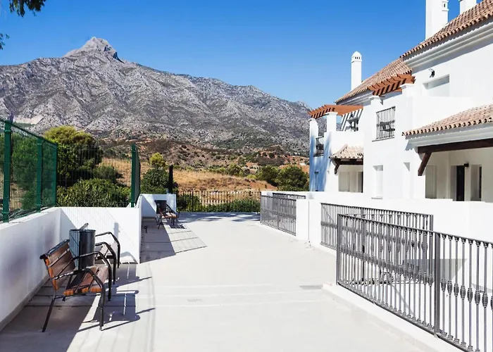 Modernos Cerca De Puerto Banus アパート マルベーリャ