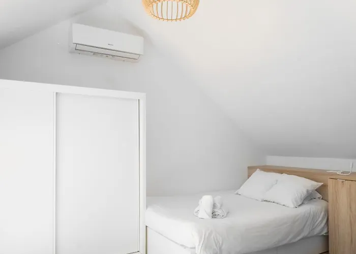 Modernos Cerca De Puerto Banus アパート *