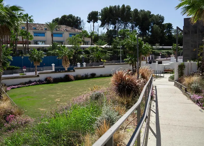 Modernos Cerca De Puerto Banus マルベーリャ